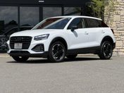 アウディ Ｑ２ ブラック　スタイル　プラス