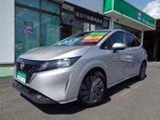日産 ノート　４ＷＤ Ｘ　ＦＯＵＲ