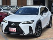 レクサス ＵＸ２５０ｈ ２５０ｈ　Ｆスポーツ　サンルーフ　黒本革