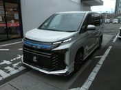 トヨタ ヴォクシー　ハイブリッド　４ＷＤ ＨＹＢＲＩＤ Ｓ－Ｚ ７人乗り