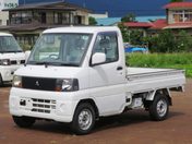 三菱 ミニキャブトラック　４ＷＤ ＶＸ－ＳＥ　エアコン付　５ＭＴ　カセット