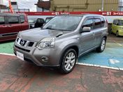 日産 エクストレイル　４ＷＤ ２０ＧＴ