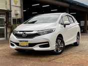 ホンダ シャトル　ハイブリッド　４ＷＤ ベースグレード