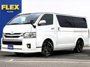トヨタ ハイエースバン　２ＷＤ ５ドアバン２．８ＤＴ　スーパーＧＬワイド