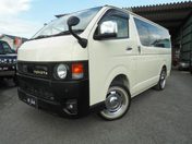 トヨタ ハイエースバン　２ＷＤ スーパーＧＬ　丸目フェイス　ＦＤ仕様