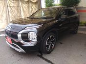 三菱 アウトランダーＰＨＥＶ ２４００　Ｐ　５ドア　ＡＴ　４ＷＤ　７人