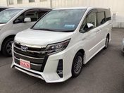 トヨタ ノア ハイブリッドＳｉ　ダブルバイビー　後期／