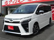 トヨタ ヴォクシー　４ＷＤ ＺＳ　煌３