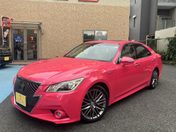 トヨタ クラウン　セダン　ハイブリッド アスリートＧ　リボーン　ピンク