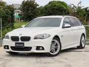 ＢＭＷ ５シリーズ　ツーリング ５２３ｉ　Ｍスポーツ