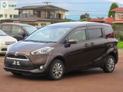 トヨタ シエンタ　４ＷＤ Ｇ　両電動スライド　３列　ＰＵＳＨ