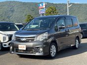 トヨタ ノア ２．０　Ｓｉ　両側パワースライドドア　Ｈ