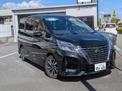 日産 セレナ　Ｓハイブリッド ハイウェイスター　Ｖ