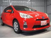 トヨタ アクア Ｓ　ワンオーナー　禁煙車　純正ＳＤナビ