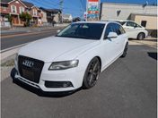 アウディ Ａ４　アバント １．８　ＴＦＳＩ