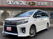 トヨタ ヴォクシー ハイブリッドＺＳ　煌ＩＩ　アルパインＢＩ