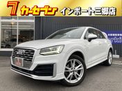 アウディ Ｑ２ ３０　ＴＦＳＩ　スポーツ　Ｓラインパッケ