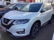 日産 エクストレイル　４ＷＤ ２０Ｘｉ　車輛評価４．５点／純正９インチ