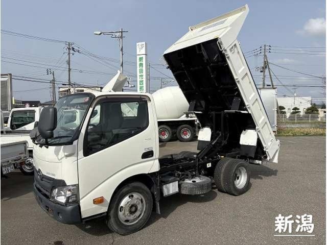 HINO DUTRO 2016