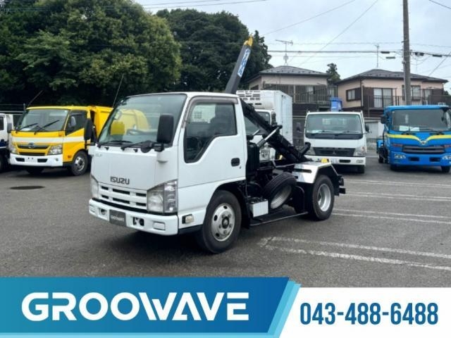 ISUZU ELF UT 2013