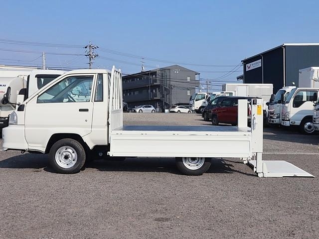 T24067044