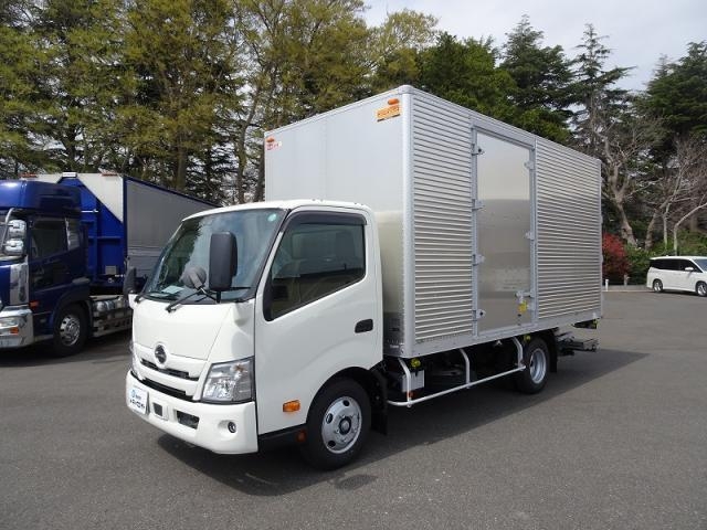 HINO DUTRO 2024