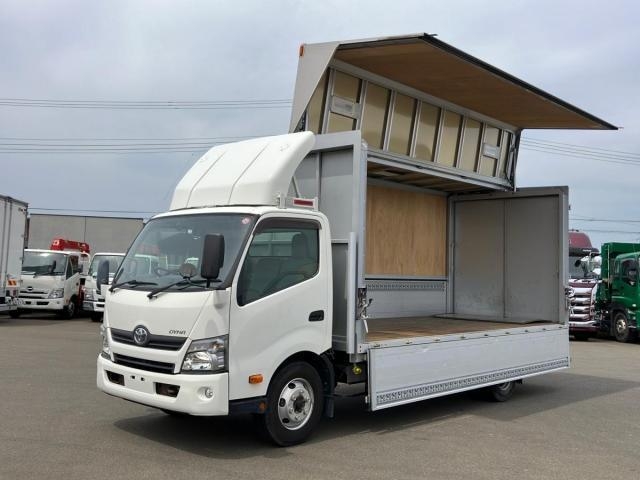 TOYOTA DYNA 2017