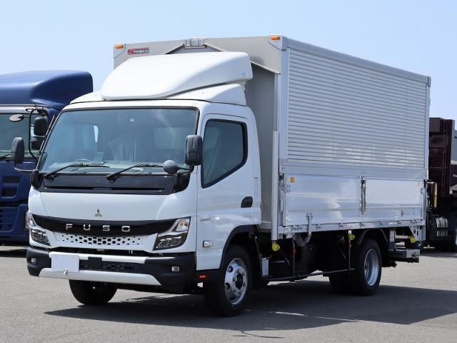 MITSUBISHI CANTER GUTS 2024