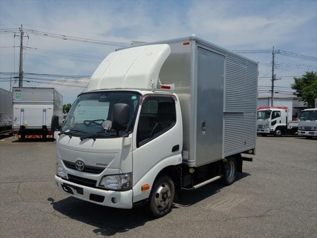 TOYOTA DYNA 2019