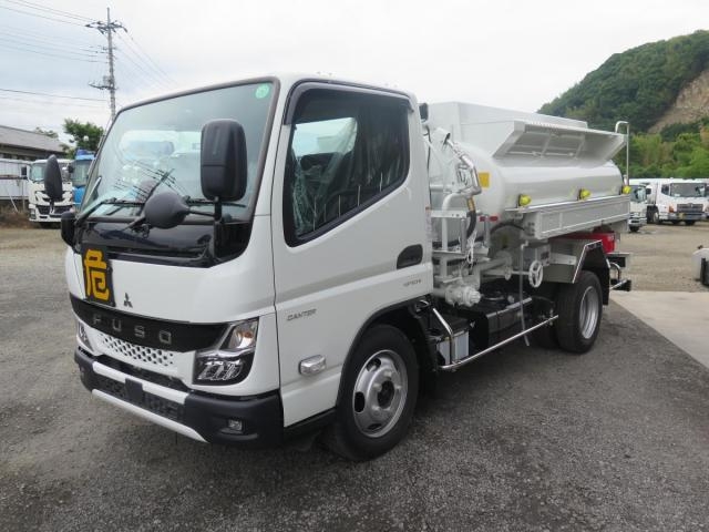 MITSUBISHI CANTER GUTS 2025