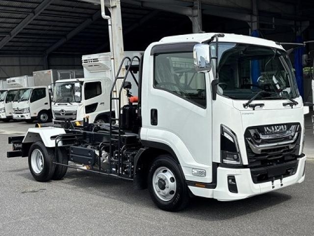 ISUZU FORWARD JUSTON 2024