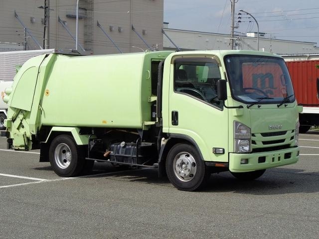 ISUZU ELF UT 2015