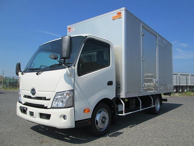 HINO DUTRO 2024