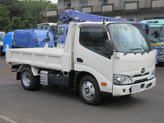HINO DUTRO 2024