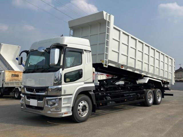 MITSUBISHI SUPER GREAT 2024