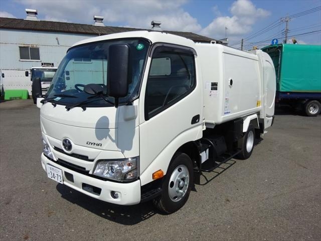 TOYOTA DYNA 2025