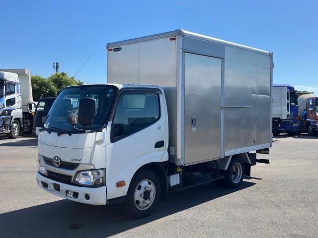TOYOTA DYNA 2016