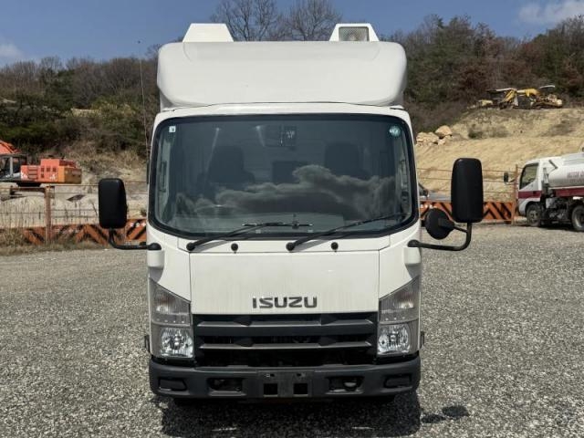 ISUZU ELF UT 2012