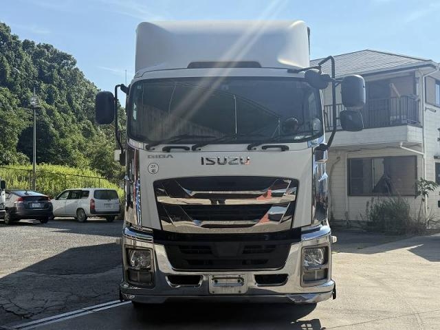 ISUZU GIGA 2016
