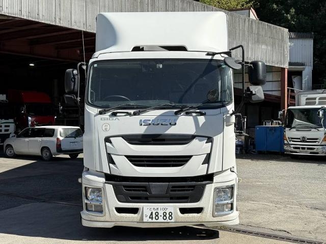 ISUZU GIGA 2016