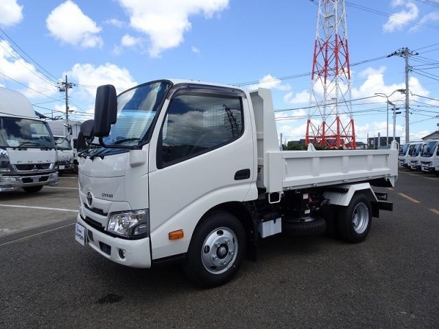 TOYOTA DYNA 2025