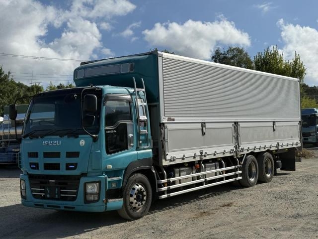 ISUZU GIGA 2016