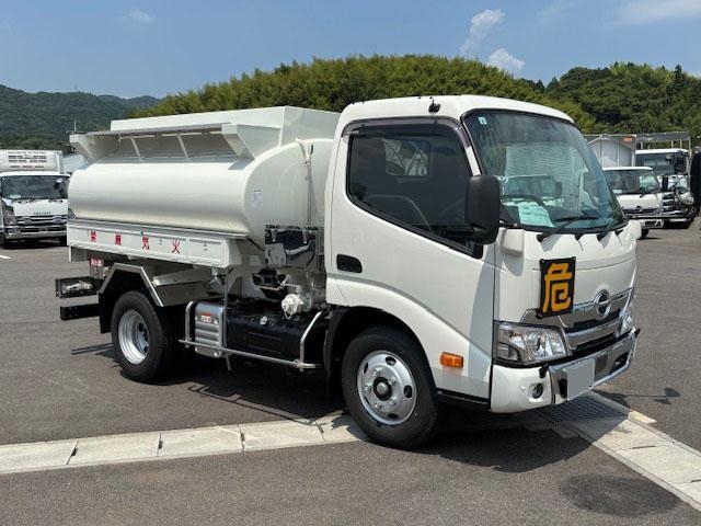 HINO DUTRO 2024