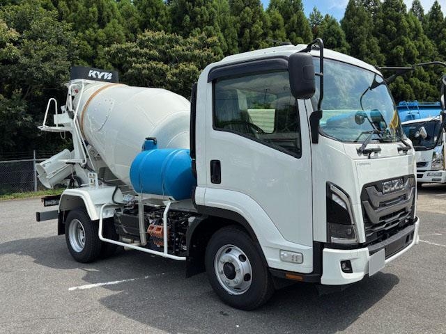 ISUZU FORWARD JUSTON 2025