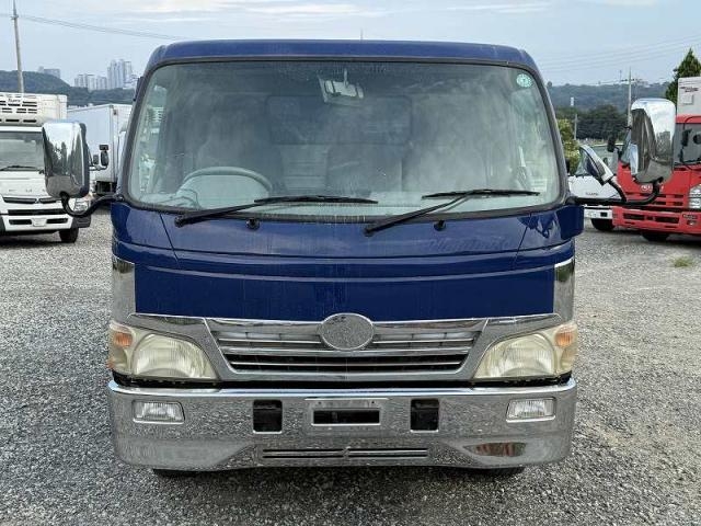 TOYOTA DYNA 2010
