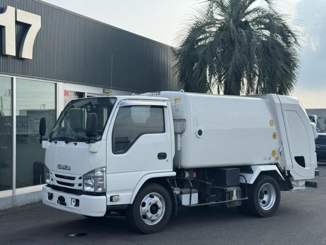 ISUZU ELF UT 2016